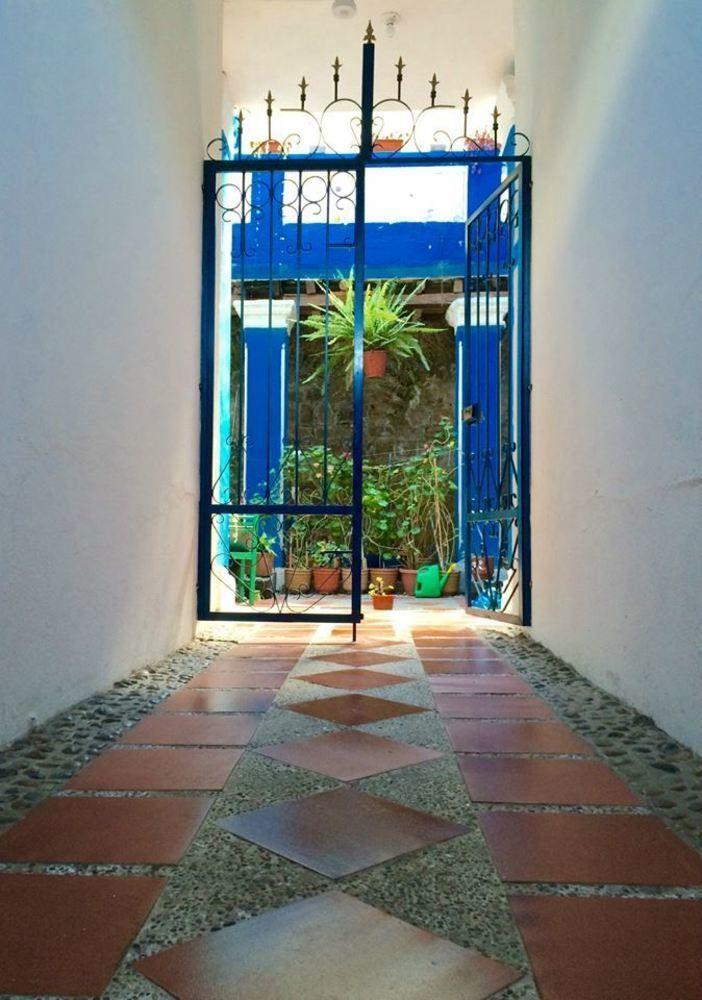 Hotel Blue Door Housing Historic Quito Exterior foto